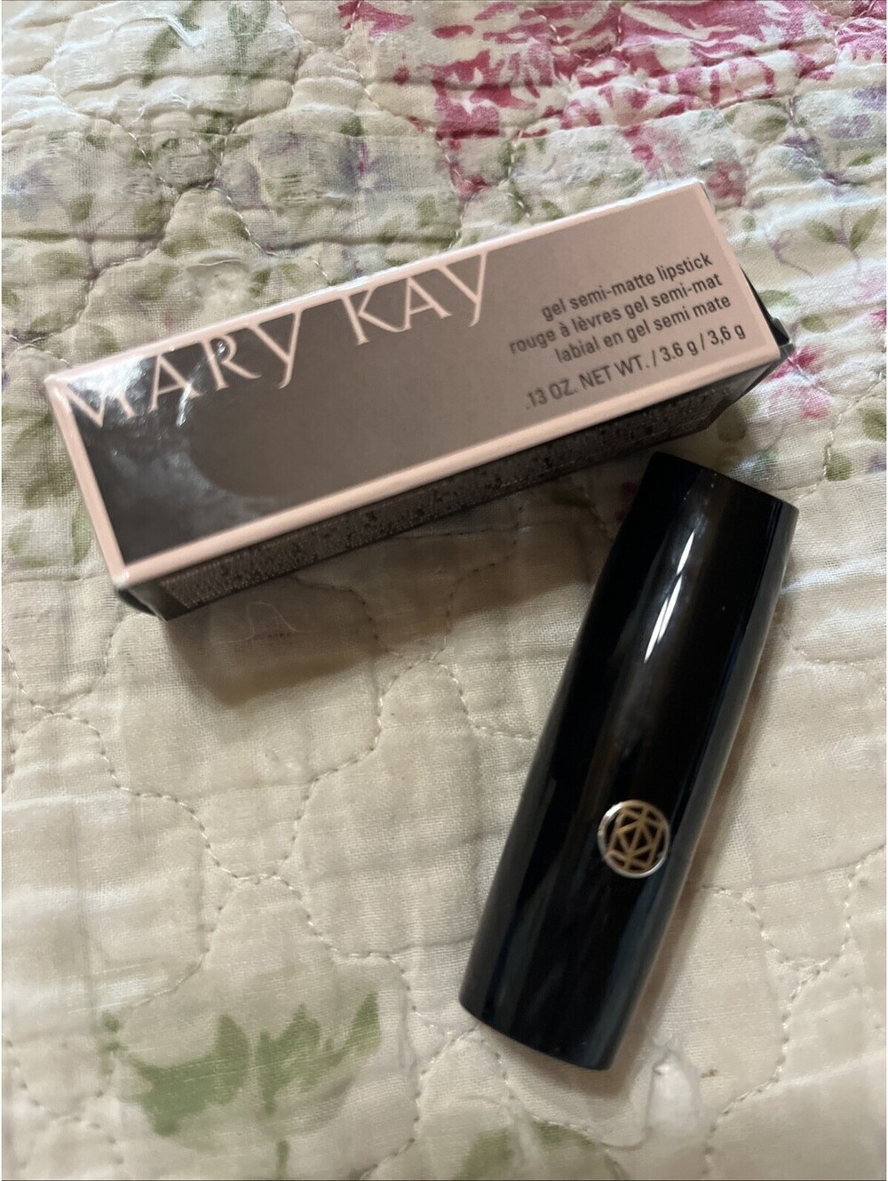 Mary Kay Gel Semi-Matte Lipstick Trademark Pink 141480 Discontinued New in Box